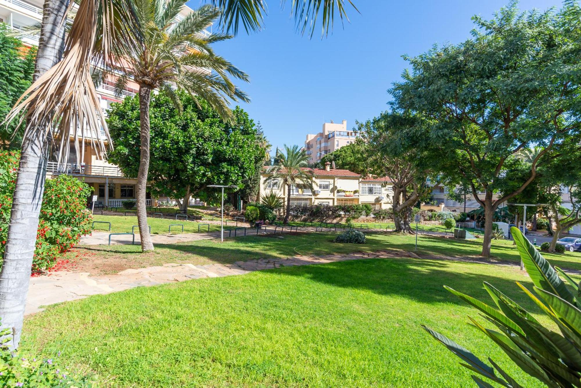 Beach Garden Apartment 托雷莫利诺斯 外观 照片